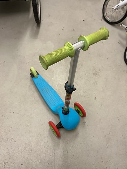 Firefly trehjulig sparkcykel för barn 3+