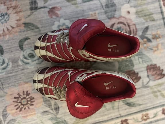 Nike fotbollsskor röd/vit Vintage Nike Total 90 I 1st Edition FG VT Cleats.