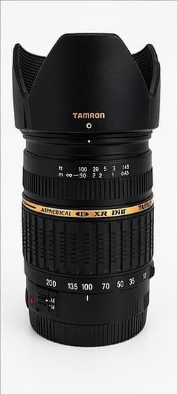 Tamron 18–200mm objektiv (för Canon) + motljusskydd