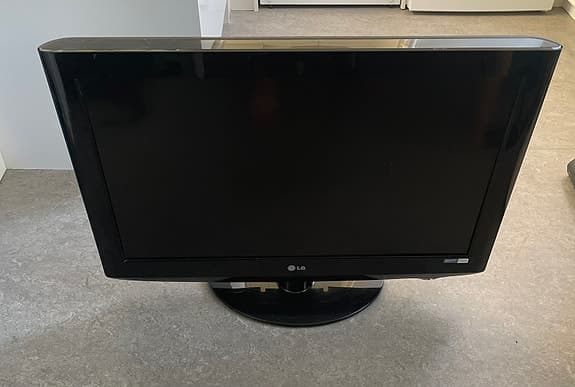 LG 32” TV