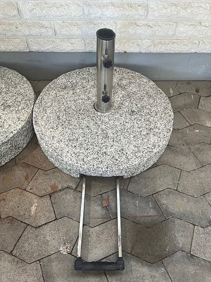 2 st. Brafab Grosetto parasollfot 70 kg grå med hjul