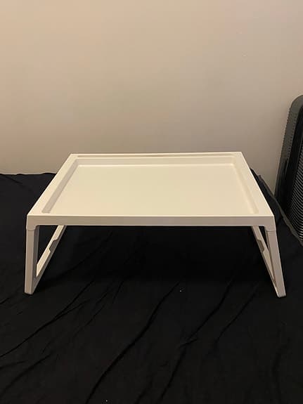 Data bord/ sängbord som är justerbar
