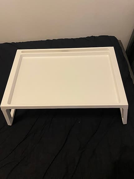 Data bord/ sängbord som är justerbar