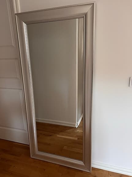 Mio helkroppsspegel med silverram