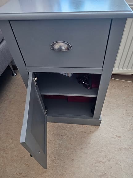 Mio sängbord Kate grå