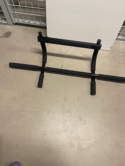 Pull up bar dörrgym dörrtrapets svart