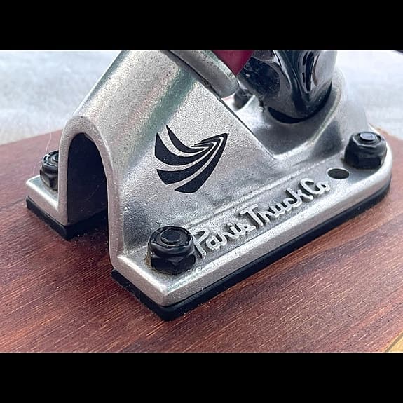 Longboard: Kahalani city cruiser med Paris trucks, ABEC11 hjul & ABEC7 kullager