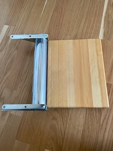 Väggstol, fällstol, vägghängd stol