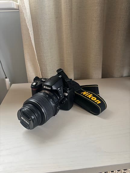 Nikon D60 + 18–55 VR + blixt SB-400 – komplett paket i fint skick