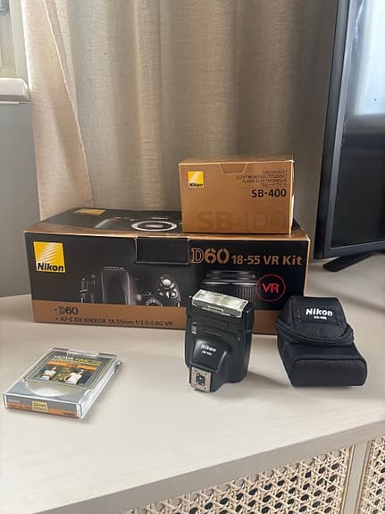 Nikon D60 + 18–55 VR + blixt SB-400 – komplett paket i fint skick
