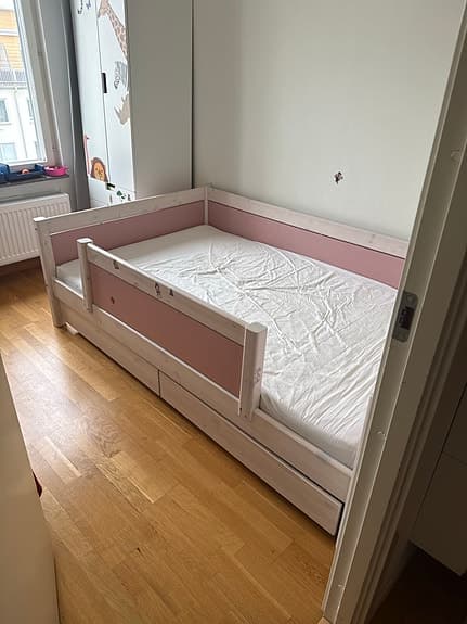 Flexa Barnsäng med madrass