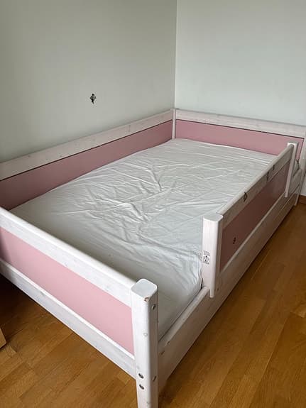 Flexa Barnsäng med madrass