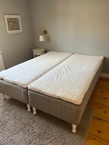 1 st IKEA SKÅRER säng 90 cm grå