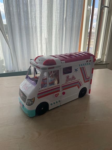 Barbie Ambulans