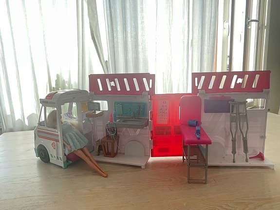 Barbie Ambulans
