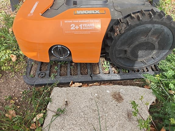 Worx robotgräsklippare orange