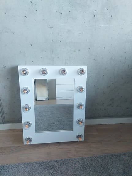 IKEA spegel med lampor vit