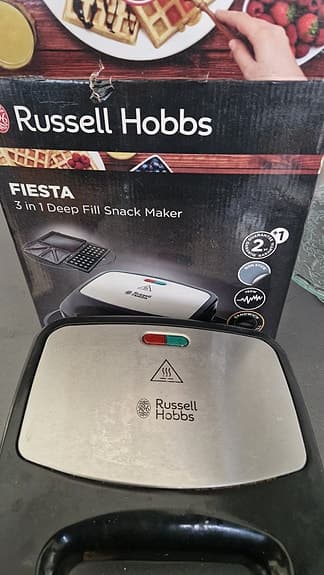Sandwich and Waffle maker with grill