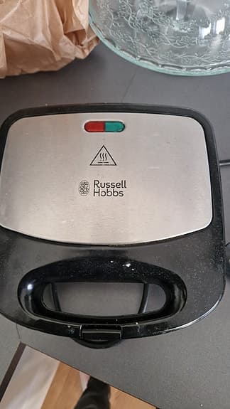 Sandwich and Waffle maker with grill