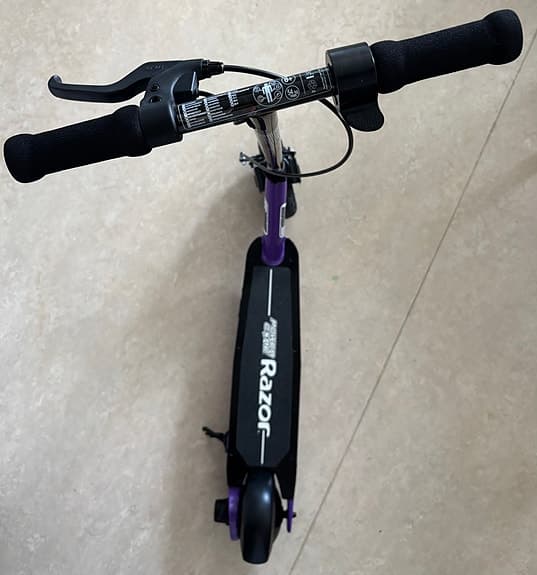 Barn spark el scooter