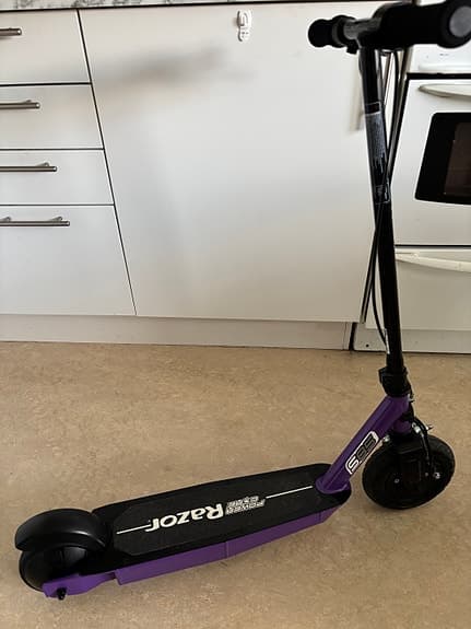 Barn spark el scooter