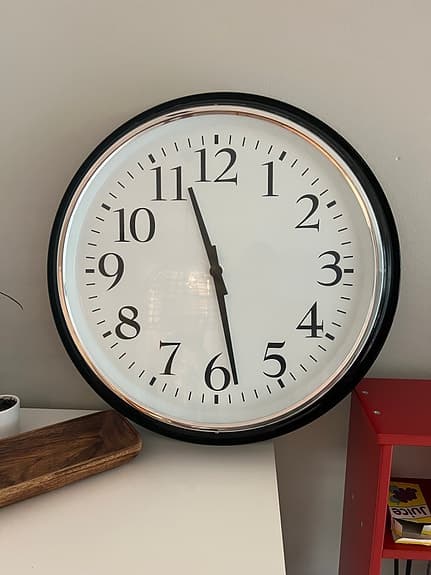 IKEA väggklocka - BRAVUR