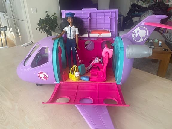 Barbie Flygplan med Barbie-pilotdocka