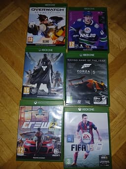 Microsoft Xbox One konsol med 2 handkontroller och spel