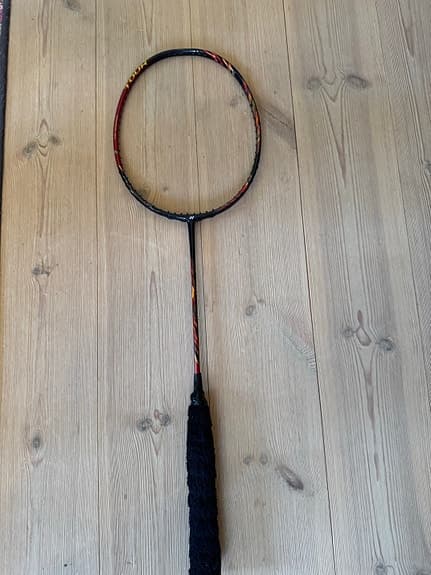 Två stycken Yonex Astrox 99 tour badminton racketar