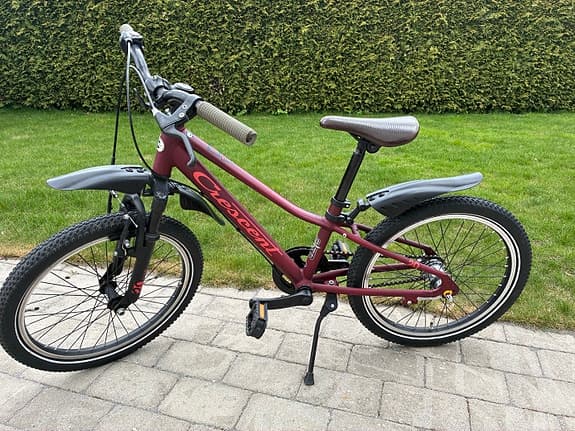 Crescent Narre 20" barncykel röd
