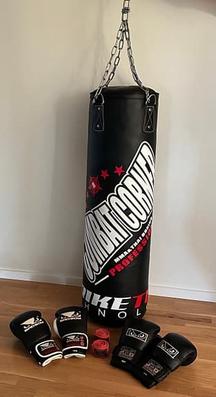 Combat Corner boxningssäck med tillbehör