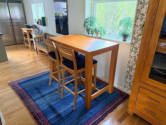 Barbord /köksbord i ek och ekfanér