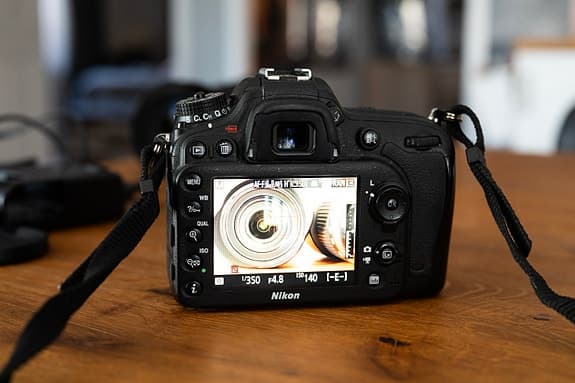 Nikon D7200 med 3 objektiv, laddare och extrabatteri