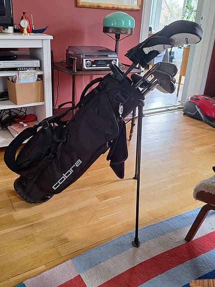 King Cobra helset grafit + Pingputter + stafflibag