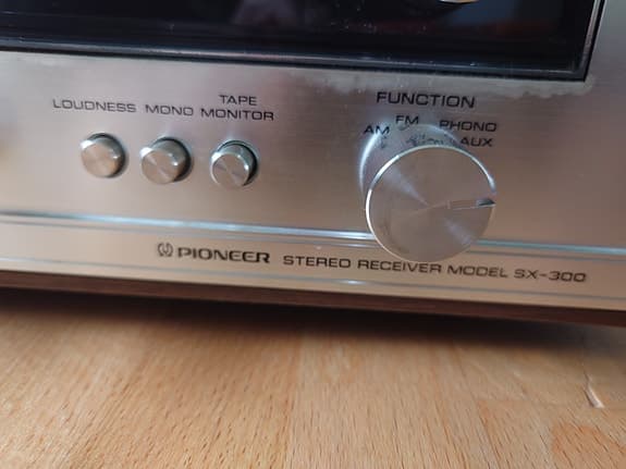Pioneer SX stereo receiver med radio och AUX