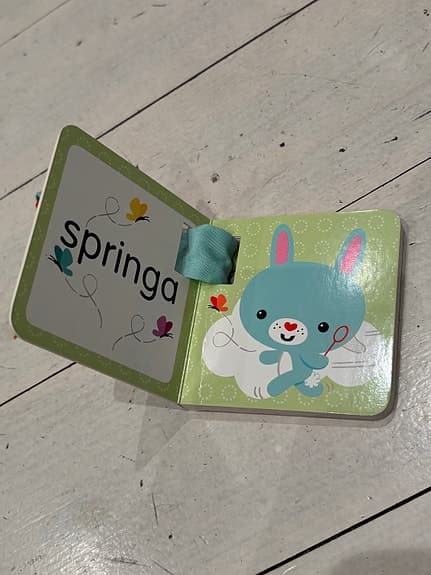 Fisher-Price pekbok med klämma – Bus & Skog