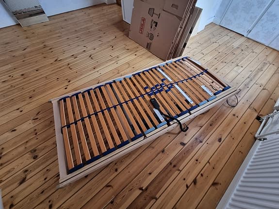 Elektriskt justerbart sängunderrede