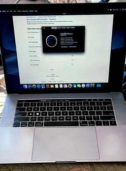 MacBook Pro 15 tum 2018, Intel Core i7, 32 GB RAM /256GB