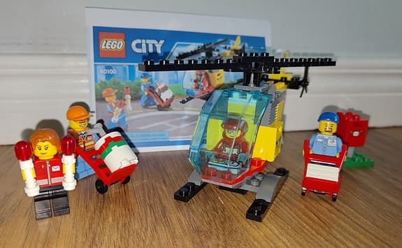 LEGO City 60100 Startset Flygplats med helikopter och figurer