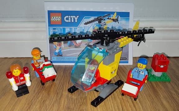 LEGO City 60100 Startset Flygplats med helikopter och figurer