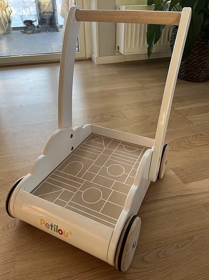 Gåvagn med klossar från Petilou