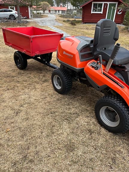 Husqvarna åkgräsklippare R 214TC m vagn
