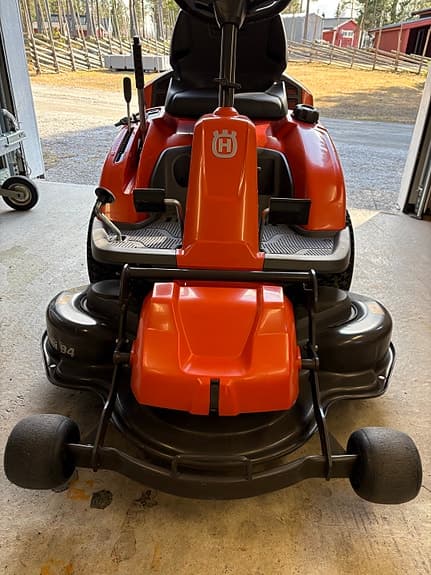 Husqvarna åkgräsklippare R 214TC m vagn