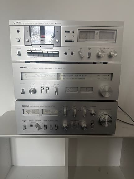 Yamaha stereopaket med kassettdeck, tuner och försteg/slutsteg