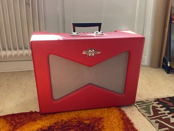 Fender förstärkare- 12w 2x10 Rörförstärkare/ Combo med footswitch