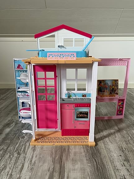 Barbie dockhus: kök, badrum, sovrum, vardagsrum/matsal