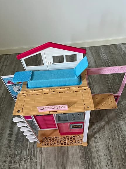 Barbie dockhus: kök, badrum, sovrum, vardagsrum/matsal