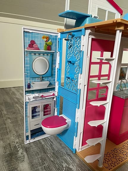 Barbie dockhus: kök, badrum, sovrum, vardagsrum/matsal