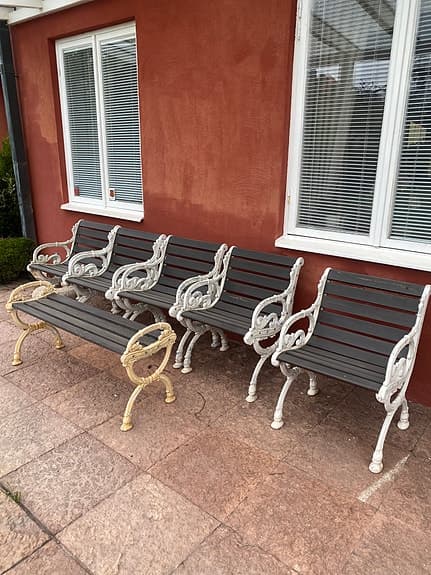 Trädgårdsbänkar gjutjärn med träribbor