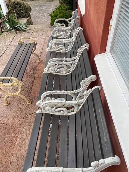 Trädgårdsbänkar gjutjärn med träribbor